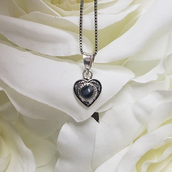 Onyx Delicate Pendant Necklace in 925 Silver - Picture 2 of 4